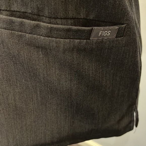 FIGS Scrub Top Women XS Technical Collection Shirt grayish white Stretch - Picture 3 of 8